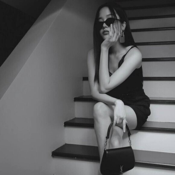 Saint Laurent SL751 JEANNE 001 Oval Sunglasses - Black main image 9